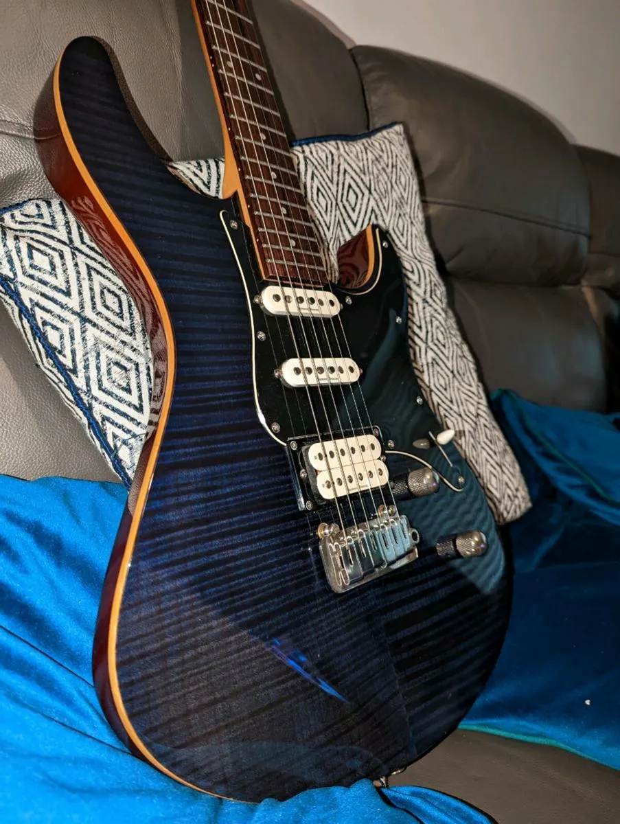 Yamaha Pacifica 812v - Image 3