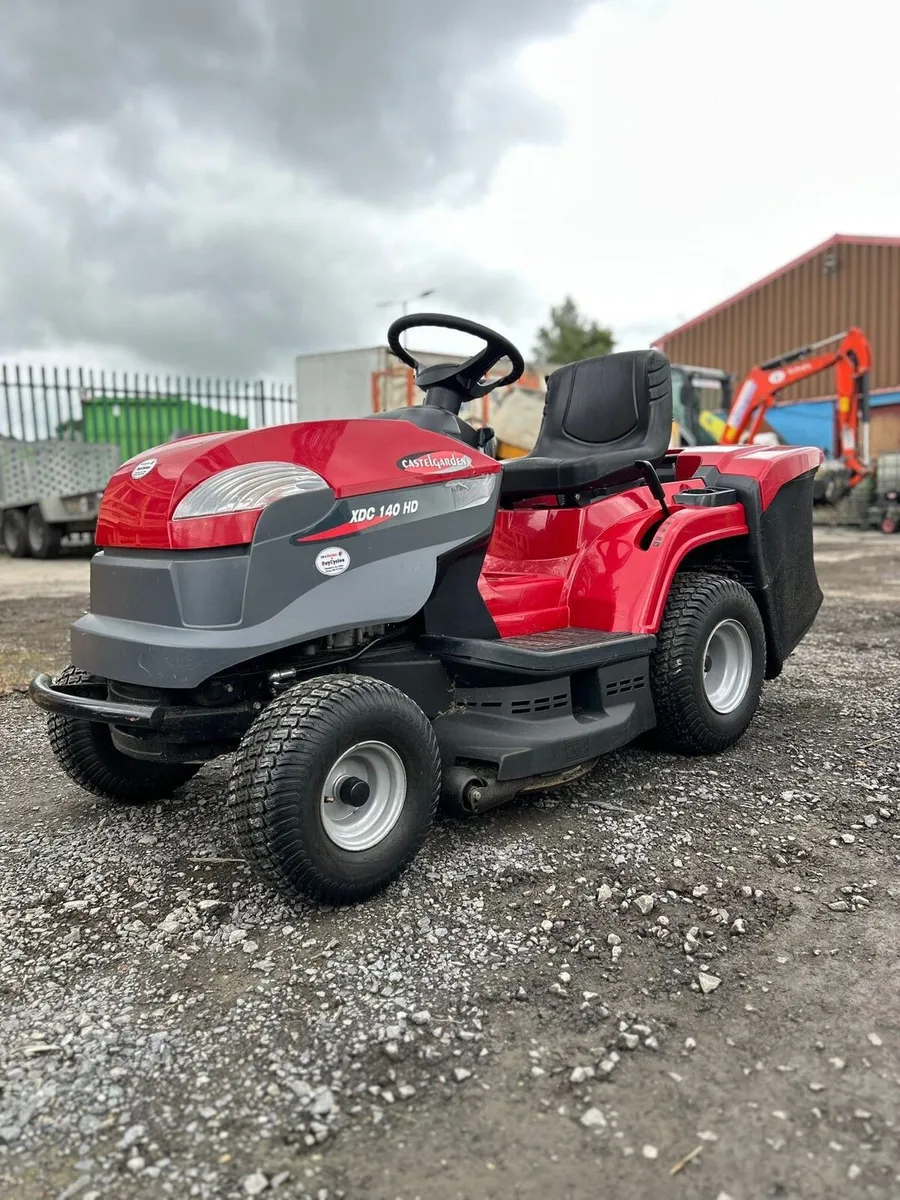 Castle garden ride on mower - Image 1