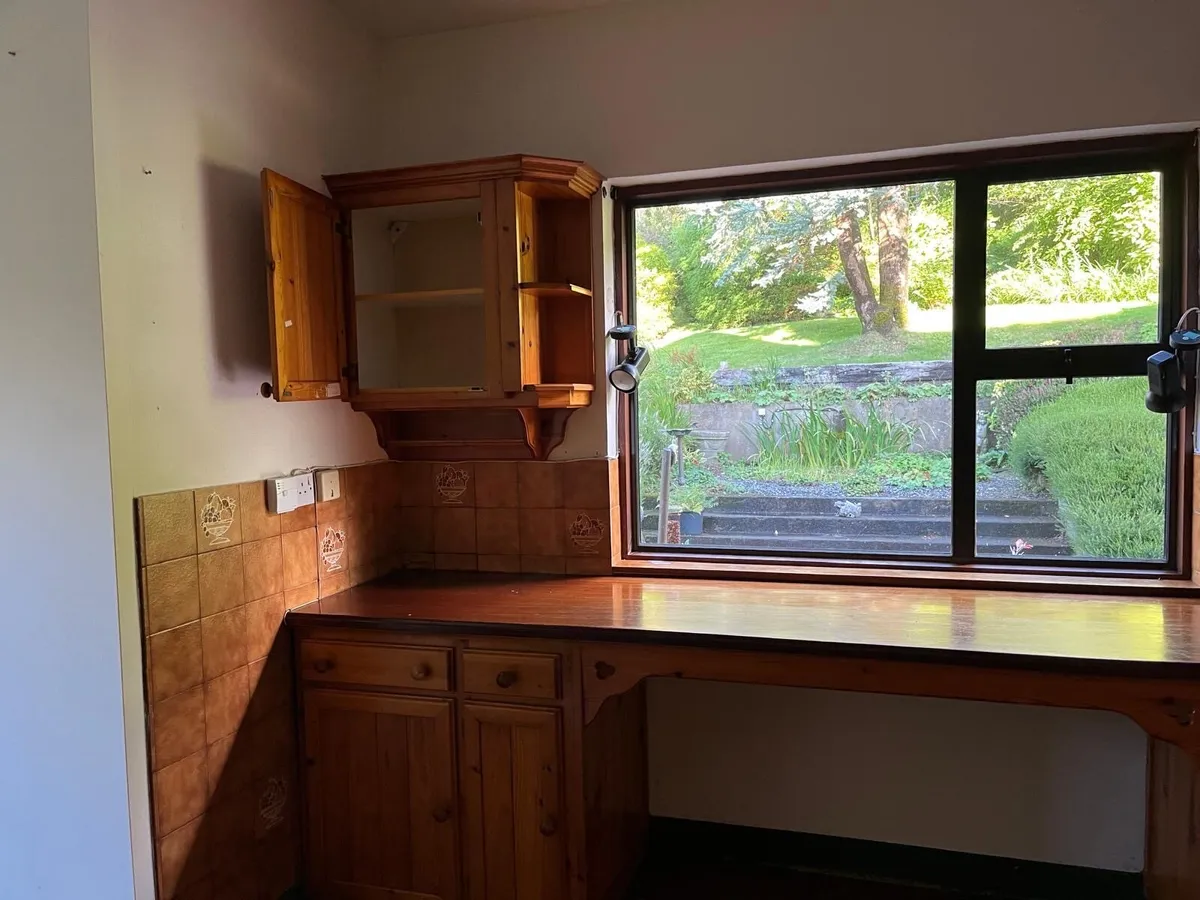 FREE Kitchen in good condition FREE - Image 2
