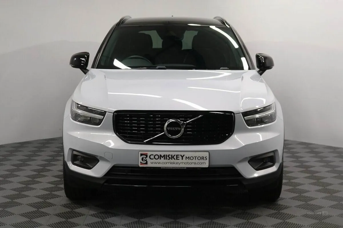 Volvo XC40 h T5 Twin Engine R-design - Image 2