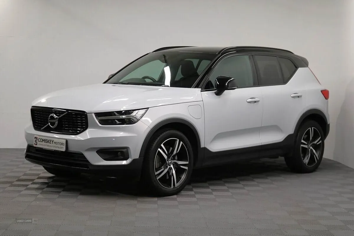 Volvo XC40 h T5 Twin Engine R-design - Image 4