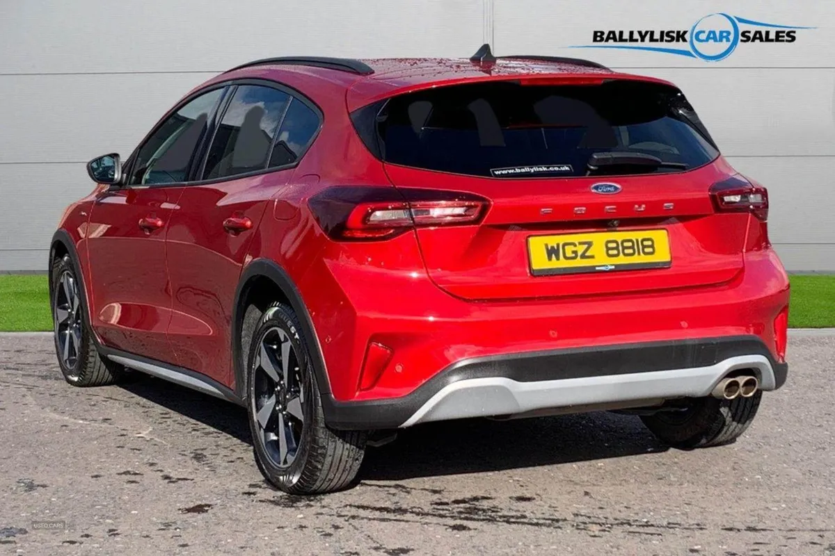 Ford Focus 1.0t 125PS Active in Fantastic Red Wit - Image 2