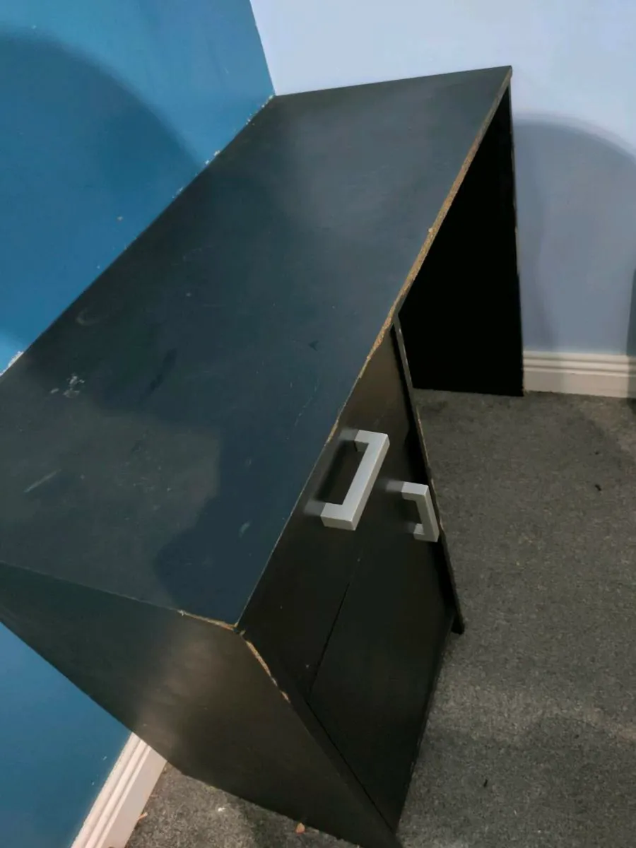 Desk - Image 1