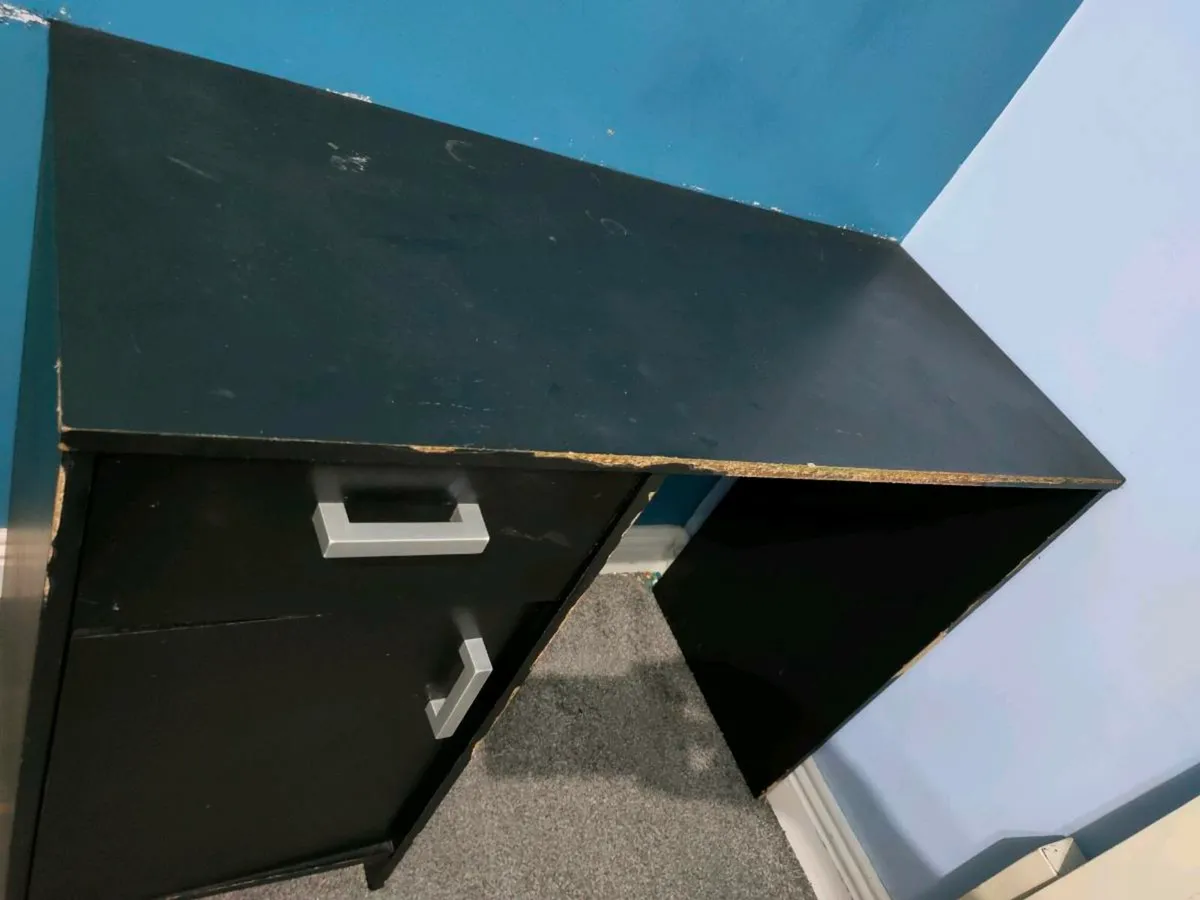Desk - Image 2