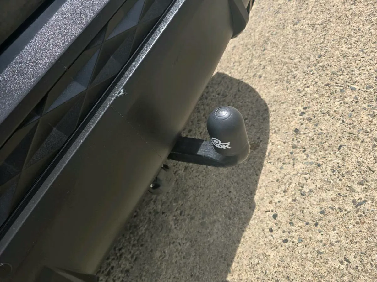 Hyundai Tucson ix35 Executive Plus 5DR - Image 3