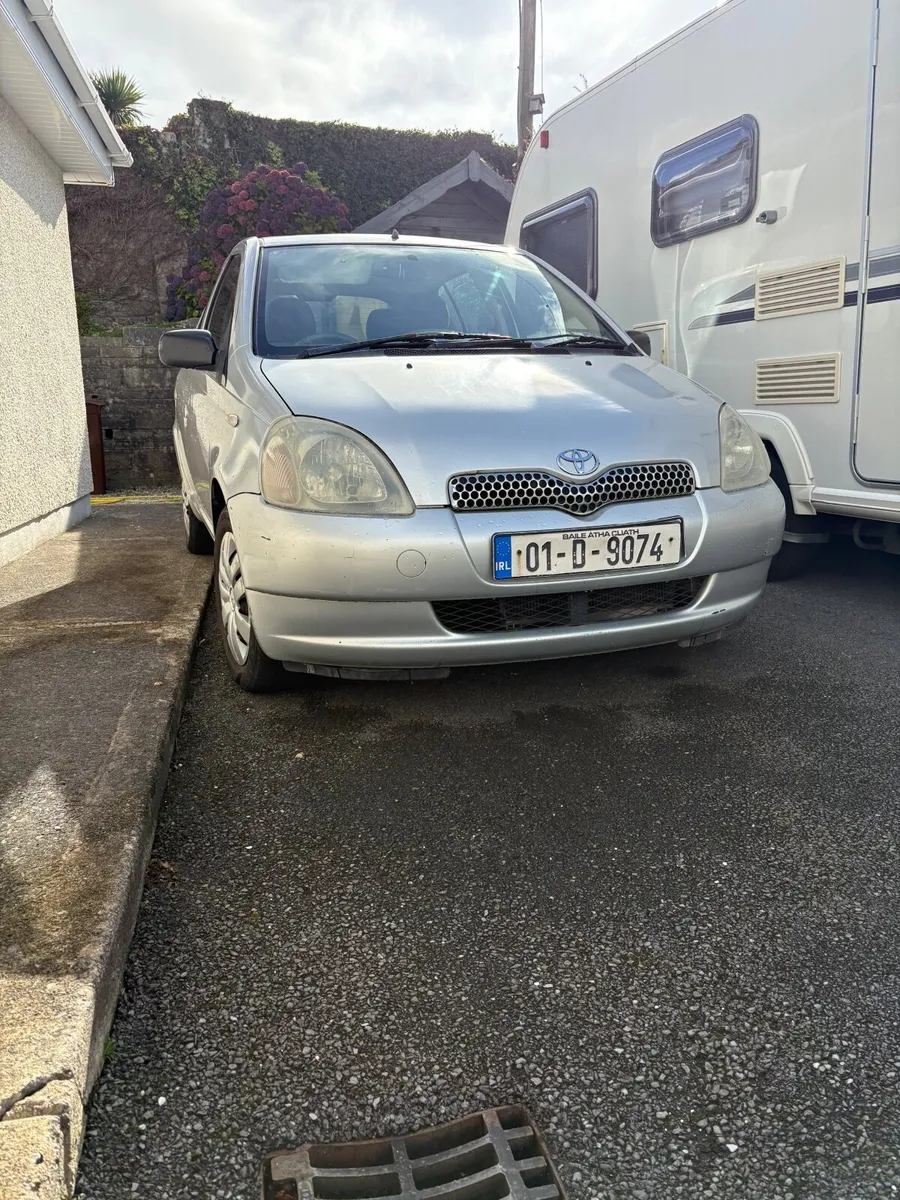 Toyota Yaris 2001 - Image 1