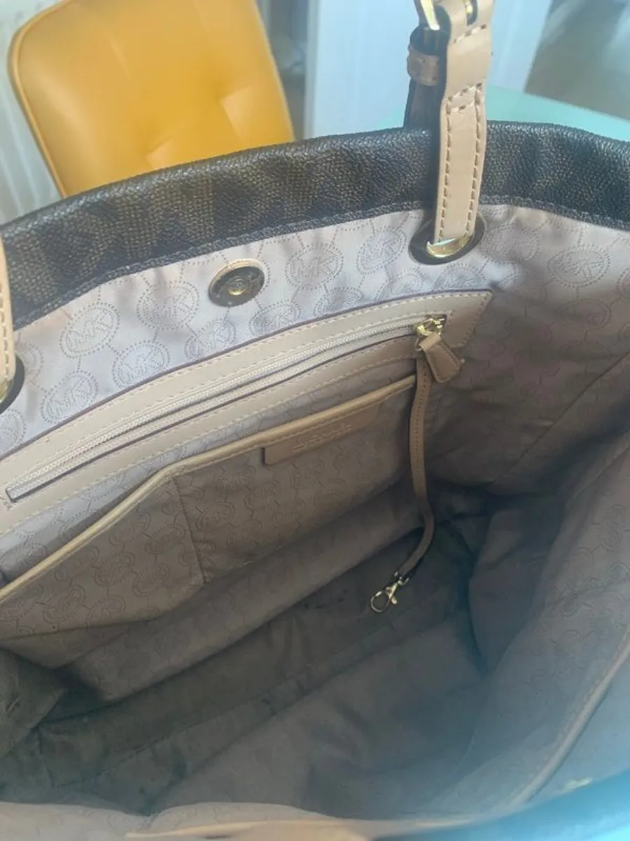 Michael kors bag - Image 2