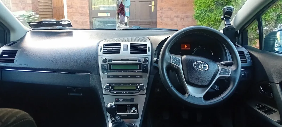 Toyota Avensis 2011 - Image 3