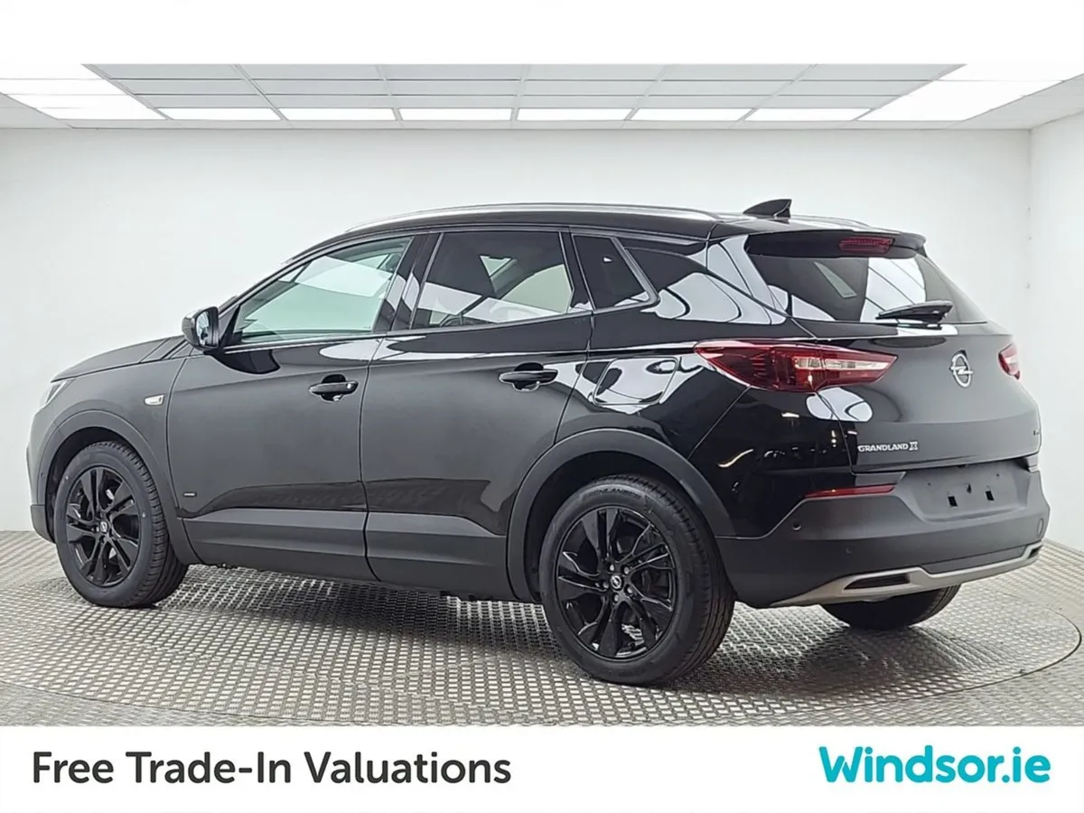 Opel GRANDLAND X 1.6 Petrol/electric FWD 225 PS P - Image 4