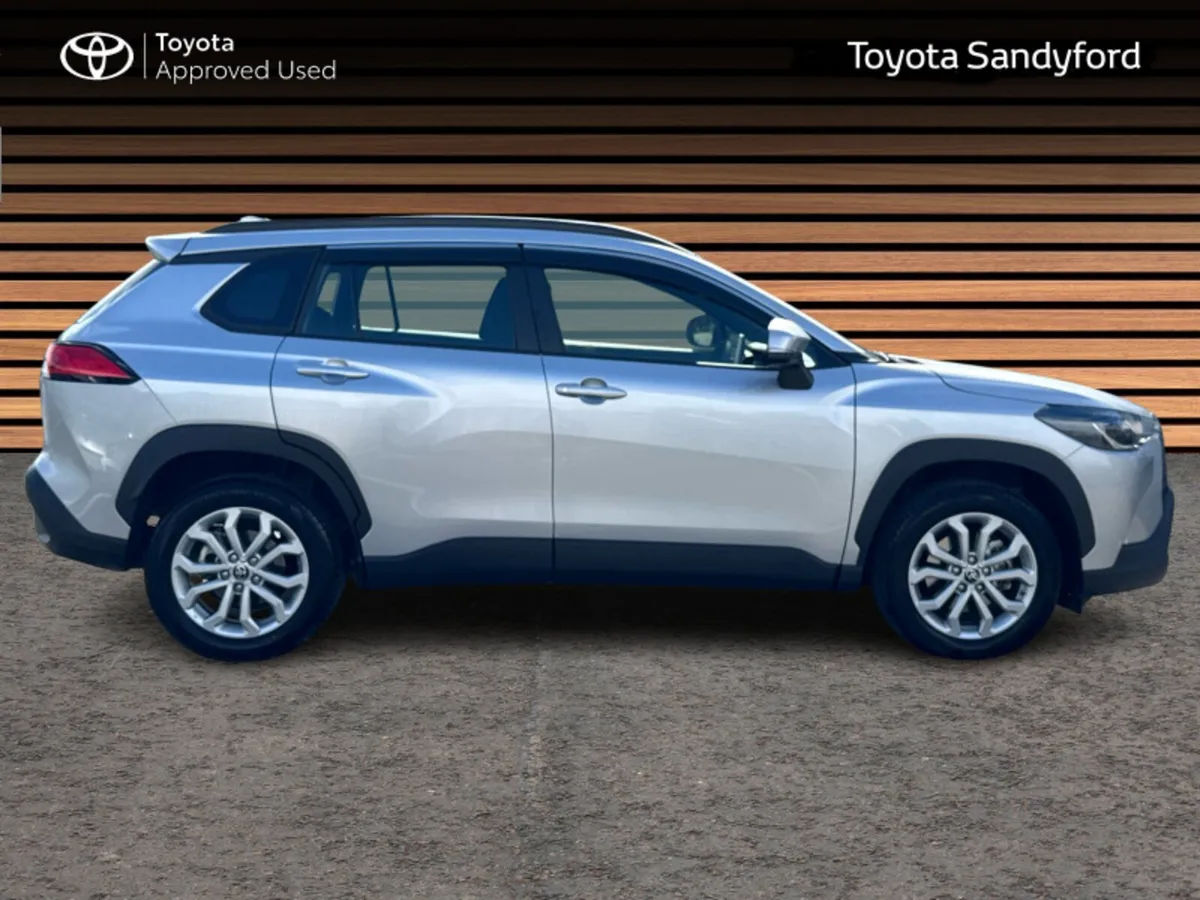 Toyota Corolla Cross 1.8 HYBRID LUNA // REAR CAMER - Image 3