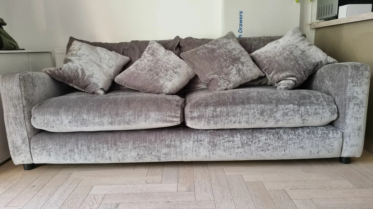 3 seater sofa and double armchair like new - Image 2