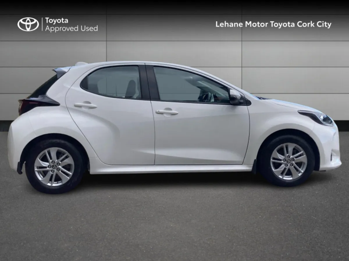 Toyota Yaris HYBRID LUNA 4DR AUTO - Image 3
