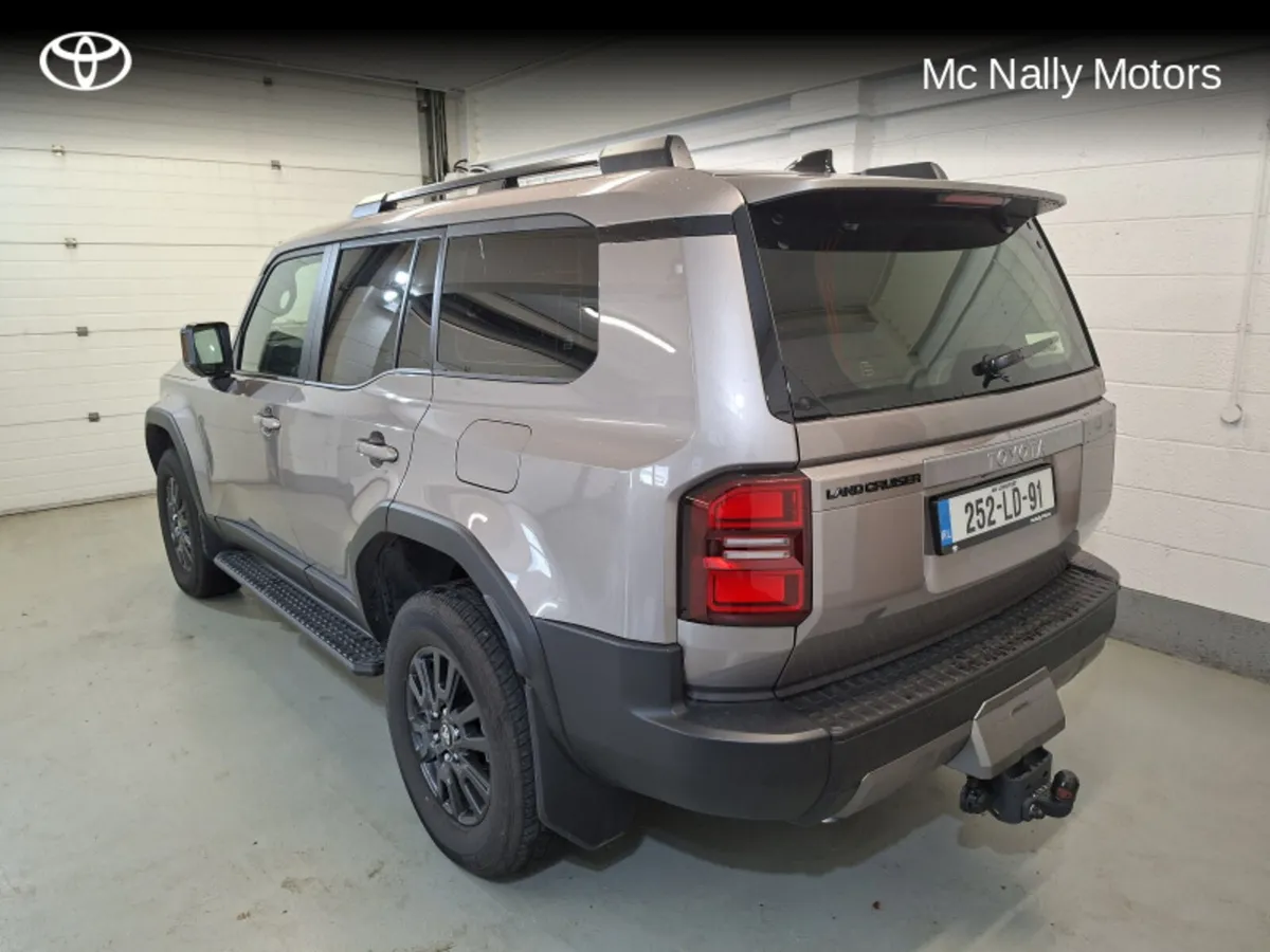 Toyota Land Cruiser 2.8 LWB COMMERCIAL AUTO INCL T - Image 4