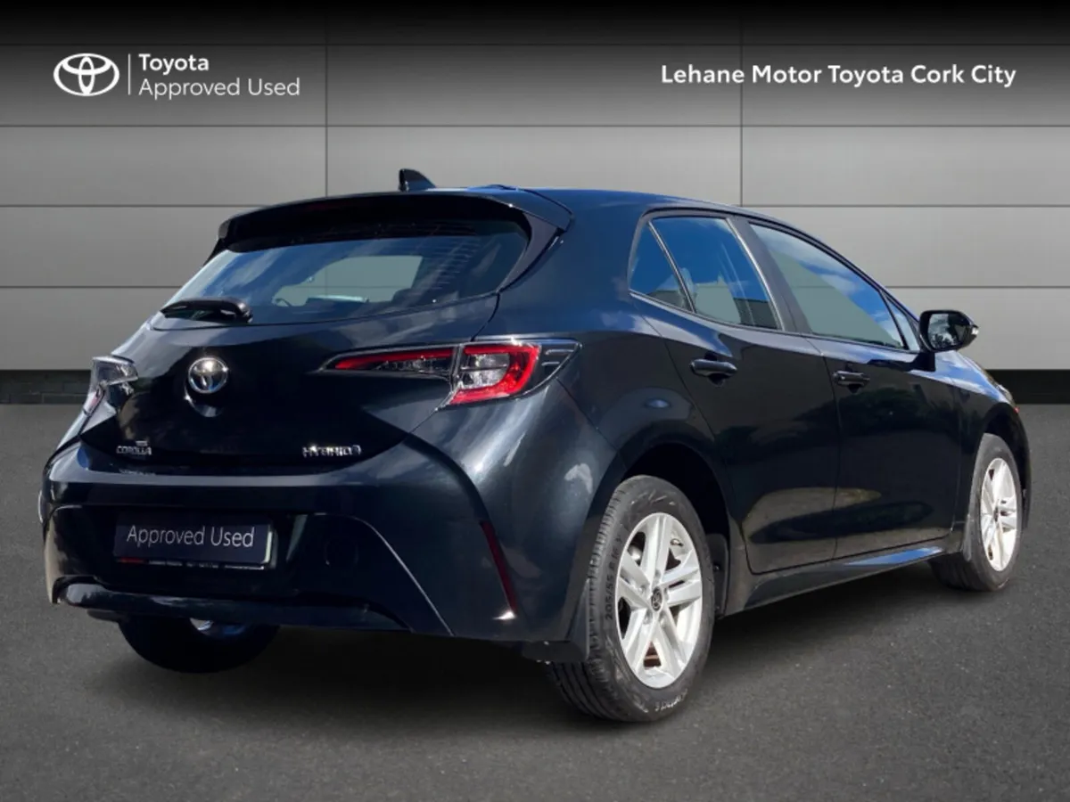 Toyota Corolla LUNA H/B 4DR AUTO HYBRID - Image 2