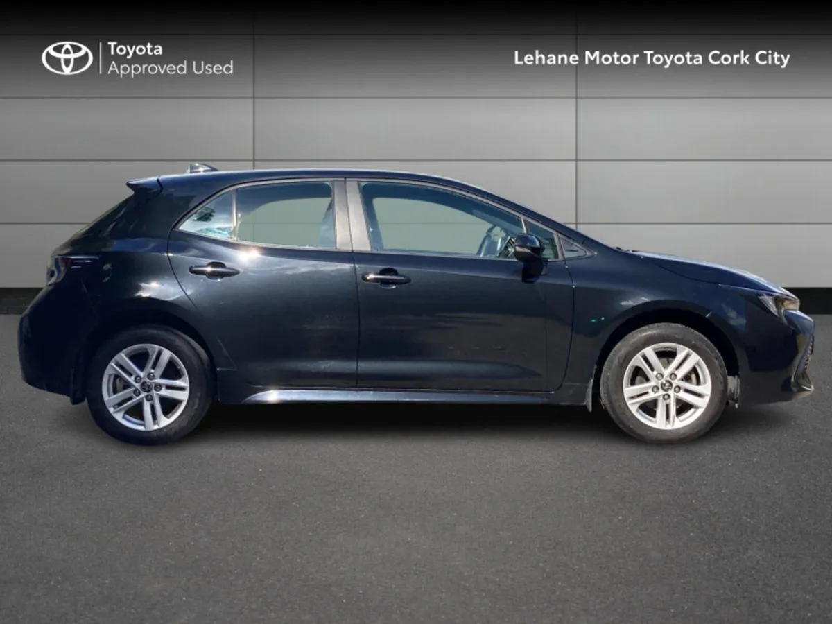 Toyota Corolla LUNA H/B 4DR AUTO HYBRID - Image 3