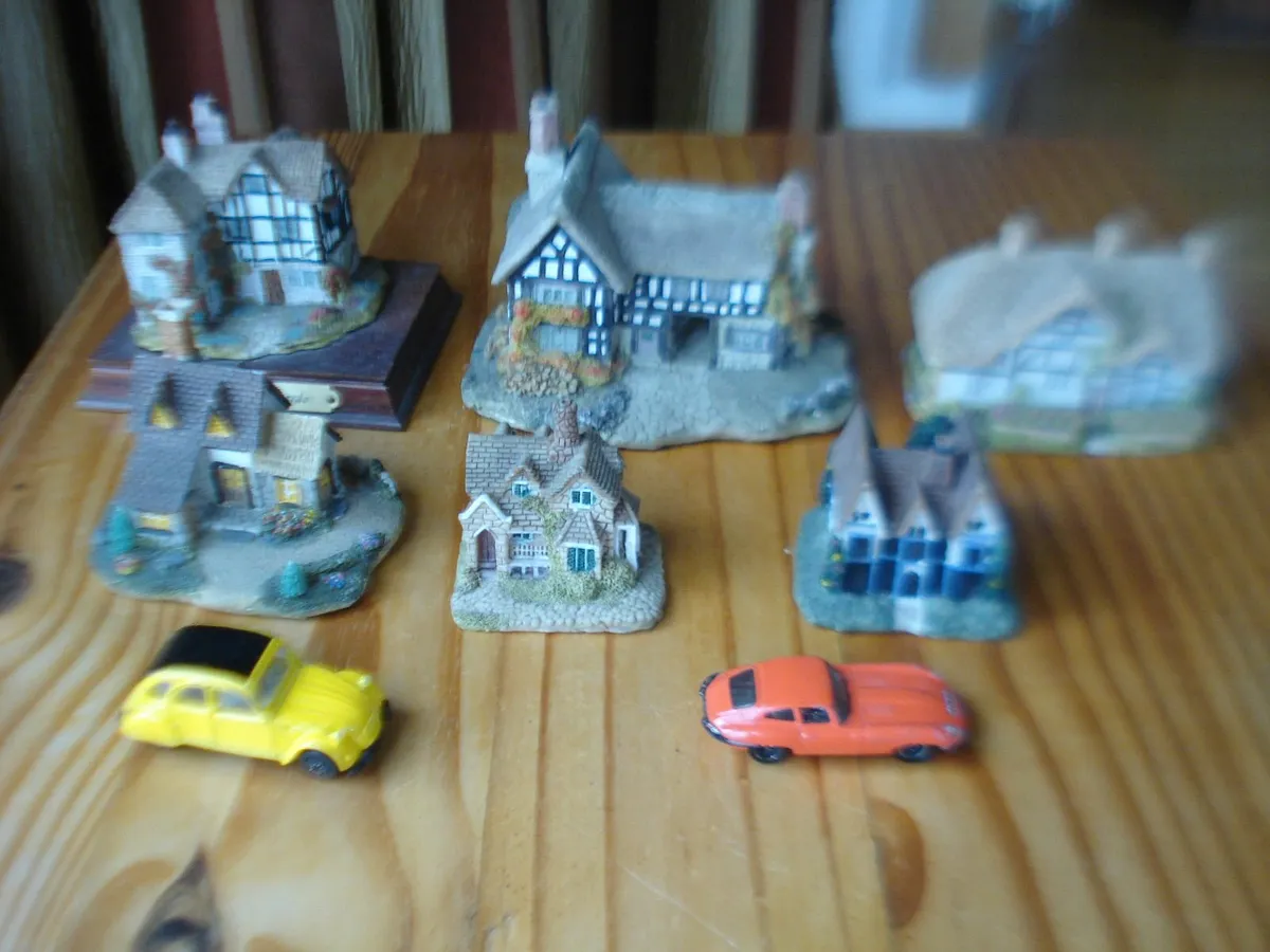 LILLIPUT STYLE  6 MODEL HOUSES. - Image 1