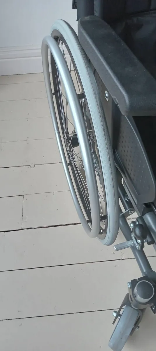 Exigo 30 Wheelchair - Image 2