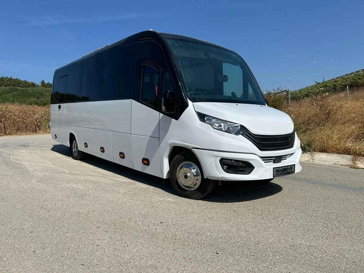 New Iveco Crusader 33seats + G + D - Image 2