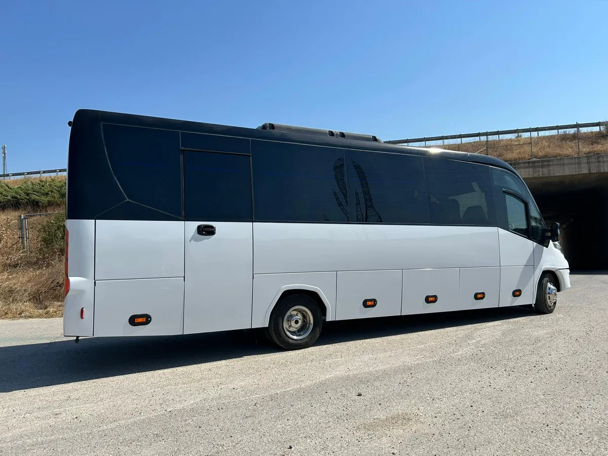 New Iveco Crusader 33seats + G + D - Image 4