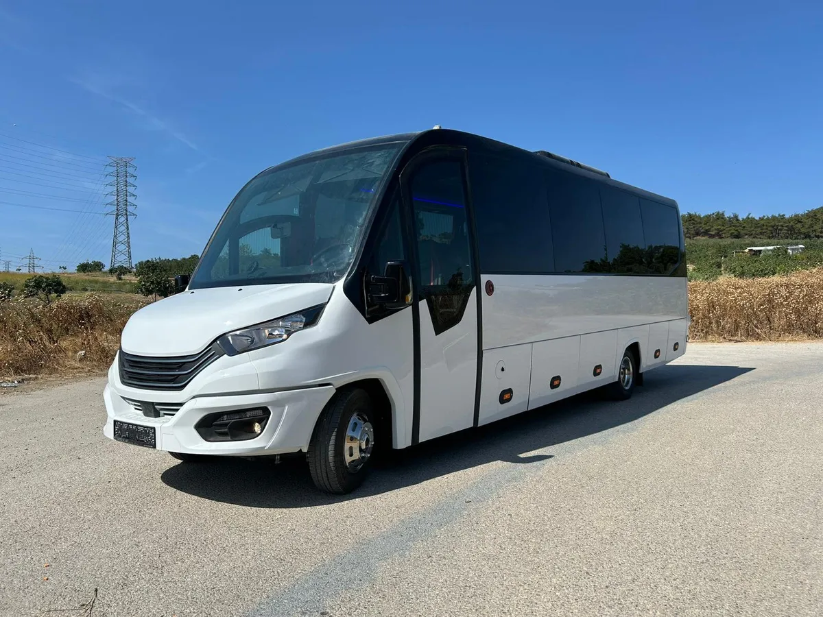 New Iveco Crusader 33seats + G + D - Image 1