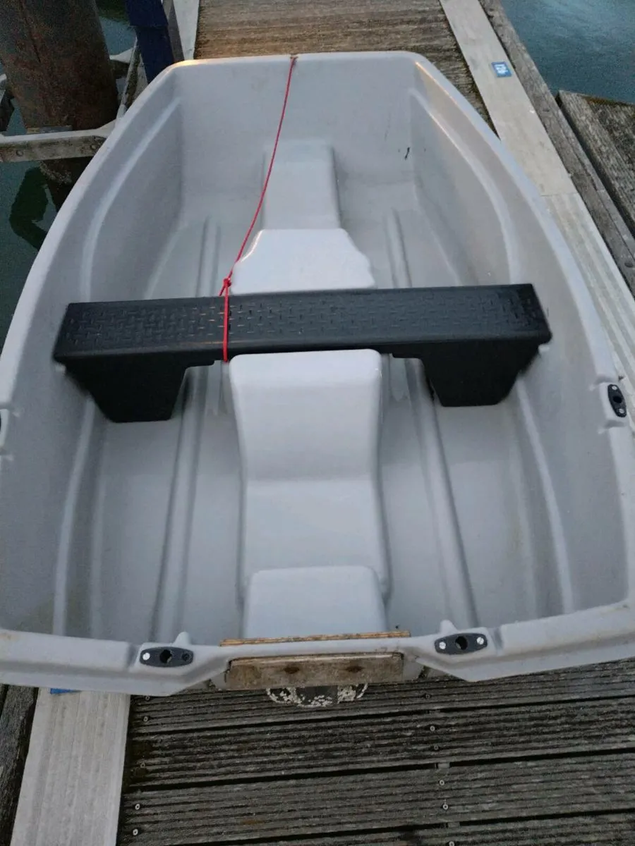 Dinky boat and mercury 2.5, Four stroke engine. - Image 1