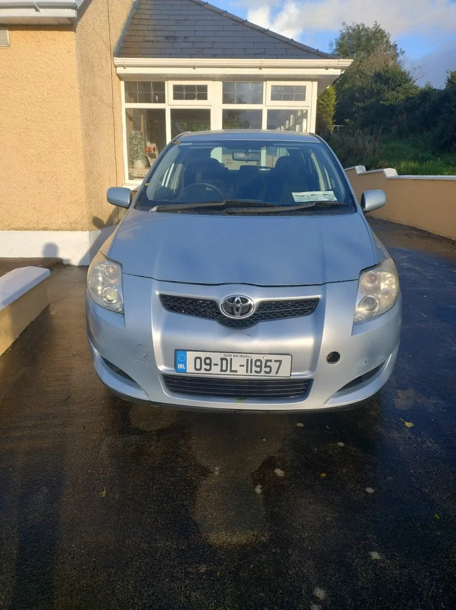 Toyota Auris 2009 - Image 1
