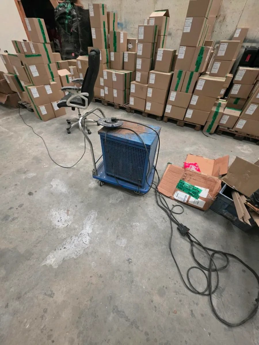 Forklift - Image 4