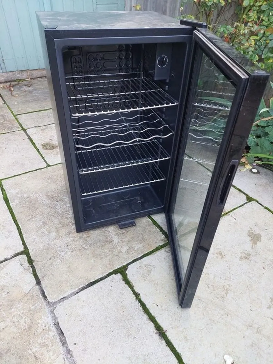 Drinks fridge - Image 1