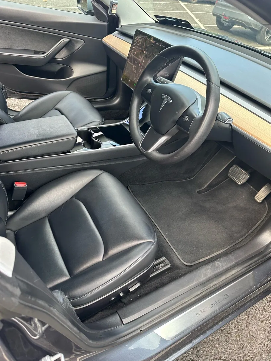Tesla Model 3 Standard Range Plus - Image 4