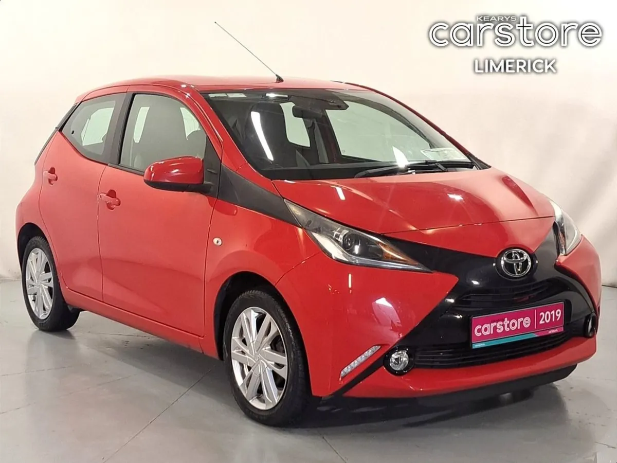 Toyota AYGO 1.0 Vvt-i X-play - Image 1
