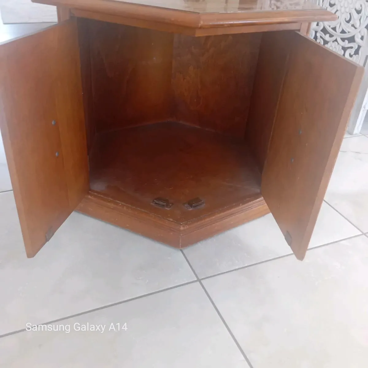 Side table/Locker - Image 4