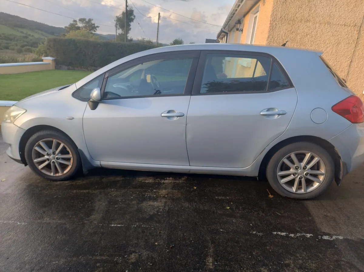 Toyota Auris 2009 - Image 3