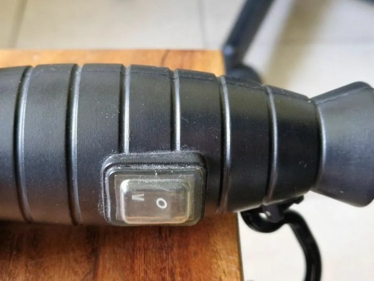 Duett 30 Work Lamp IP44 in Excellent Condition - Image 4