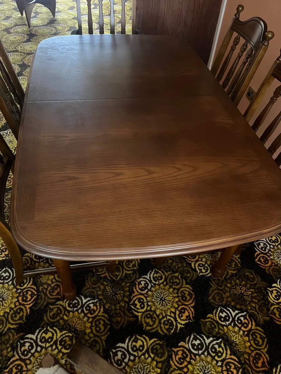 Dining table and chairs - Image 1
