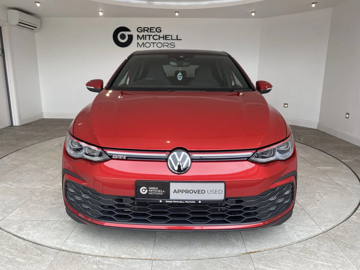 Volkswagen Golf 2023 - Image 2