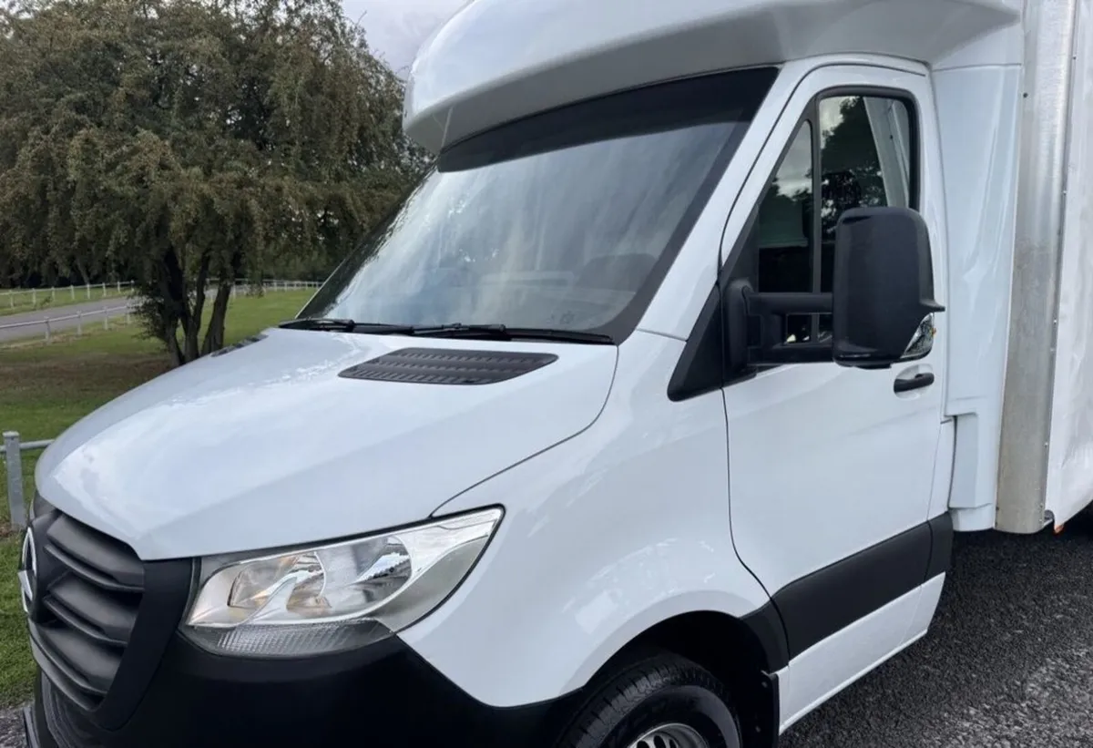 2023 MERCEDES-BENZ SPRINTER 2.0 315Cdi 3.5t. 4.2m - Image 4