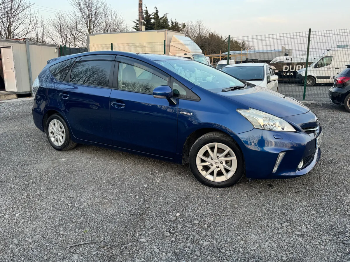 Toyota Prius 2014 fully automatic - Image 2