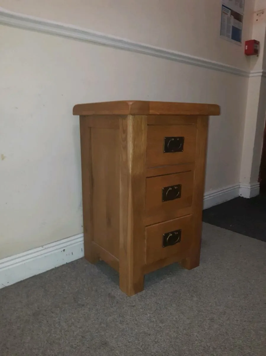 Oak locker - Image 1