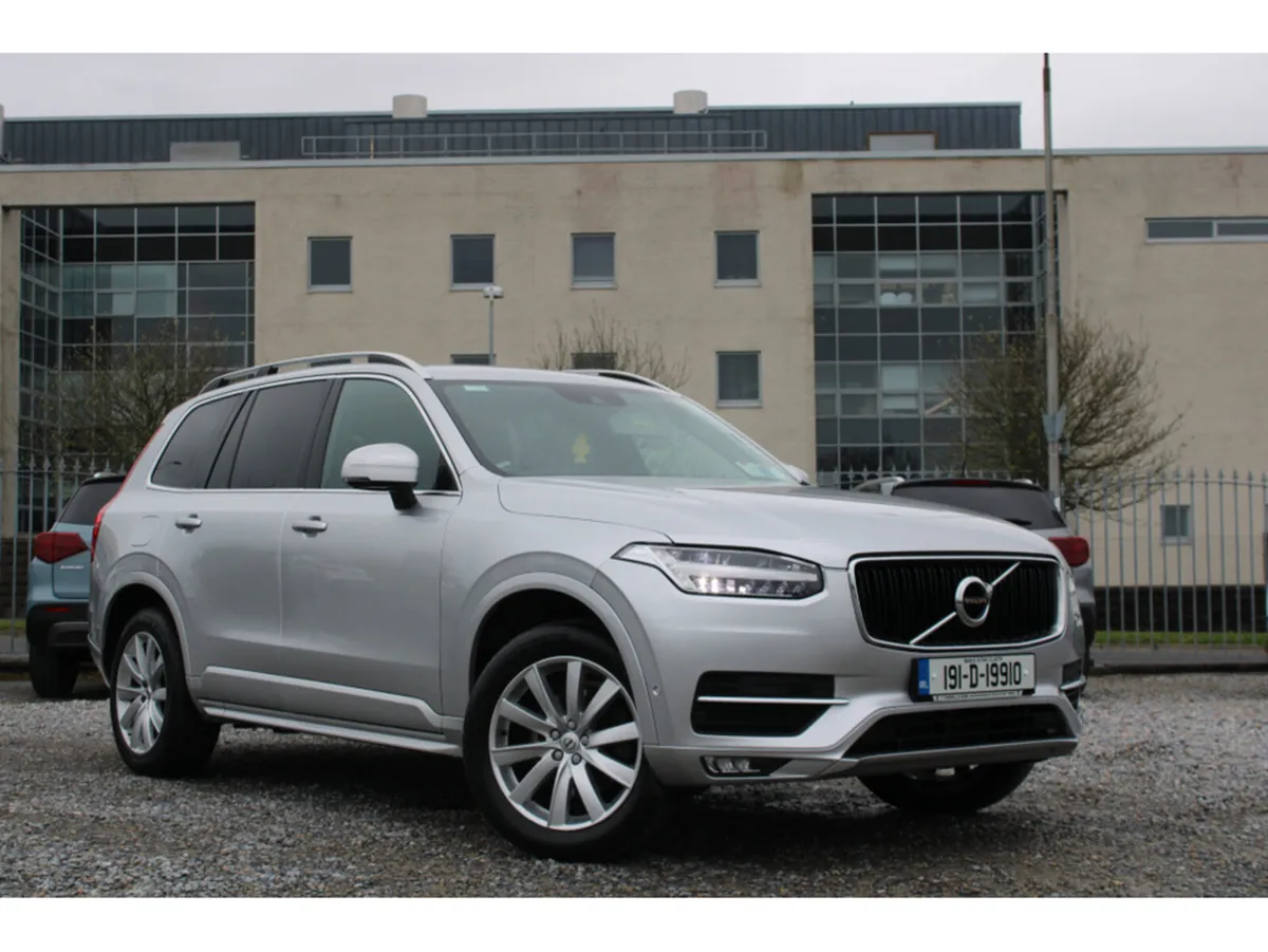 Volvo XC90 D5 AWD MOMENTUM 5DR AUTO - Image 1