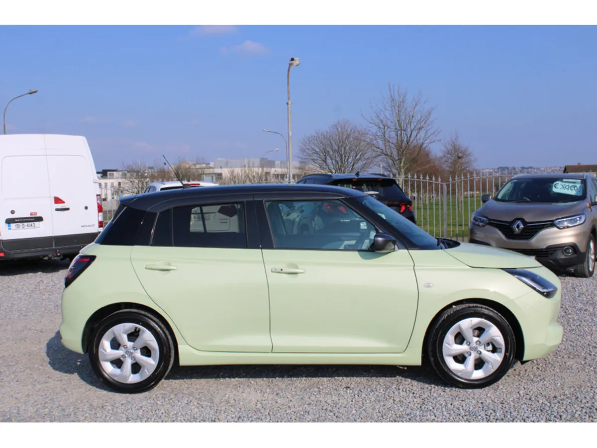 Suzuki Swift 1.2 Motion Petrol Hybrid *0% Finance - Image 4
