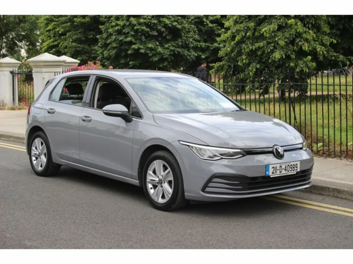 Volkswagen Golf 1 0 Life 110PS 5DR - Image 3