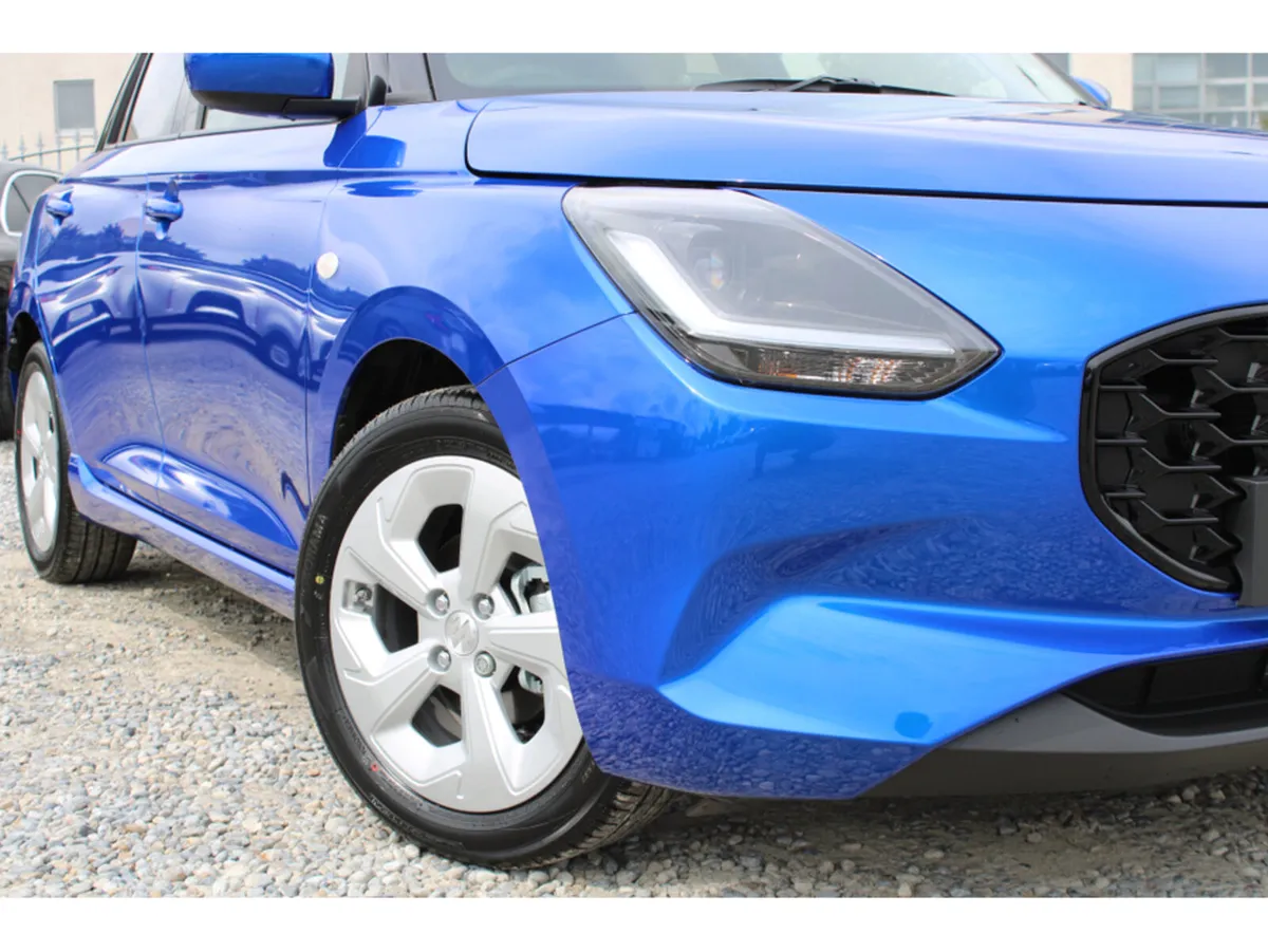 Suzuki Swift 1.2 Motion Petrol Hybrid *0% Finance - Image 4