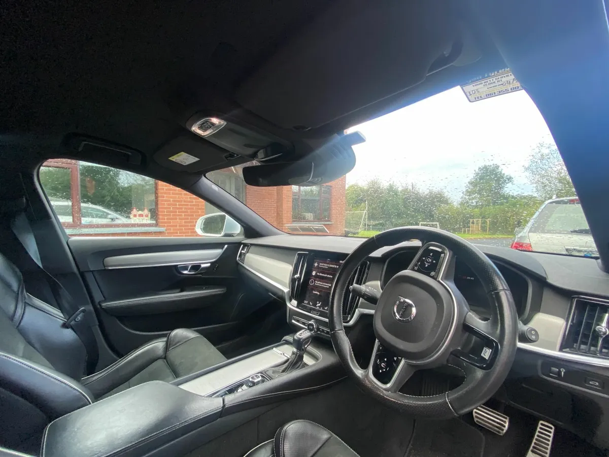Volvo V90 D5 AWD R Design - Image 3