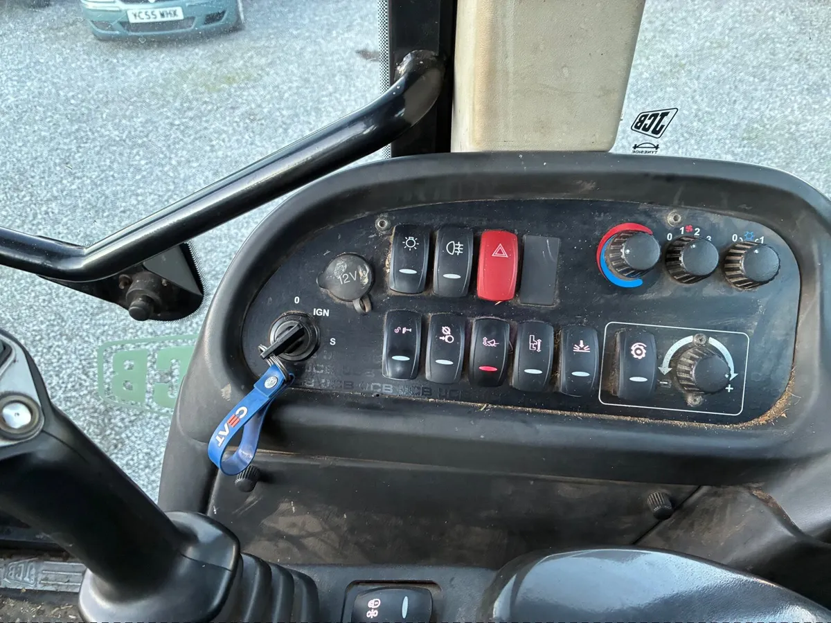 2015 JCB 320s - Image 4
