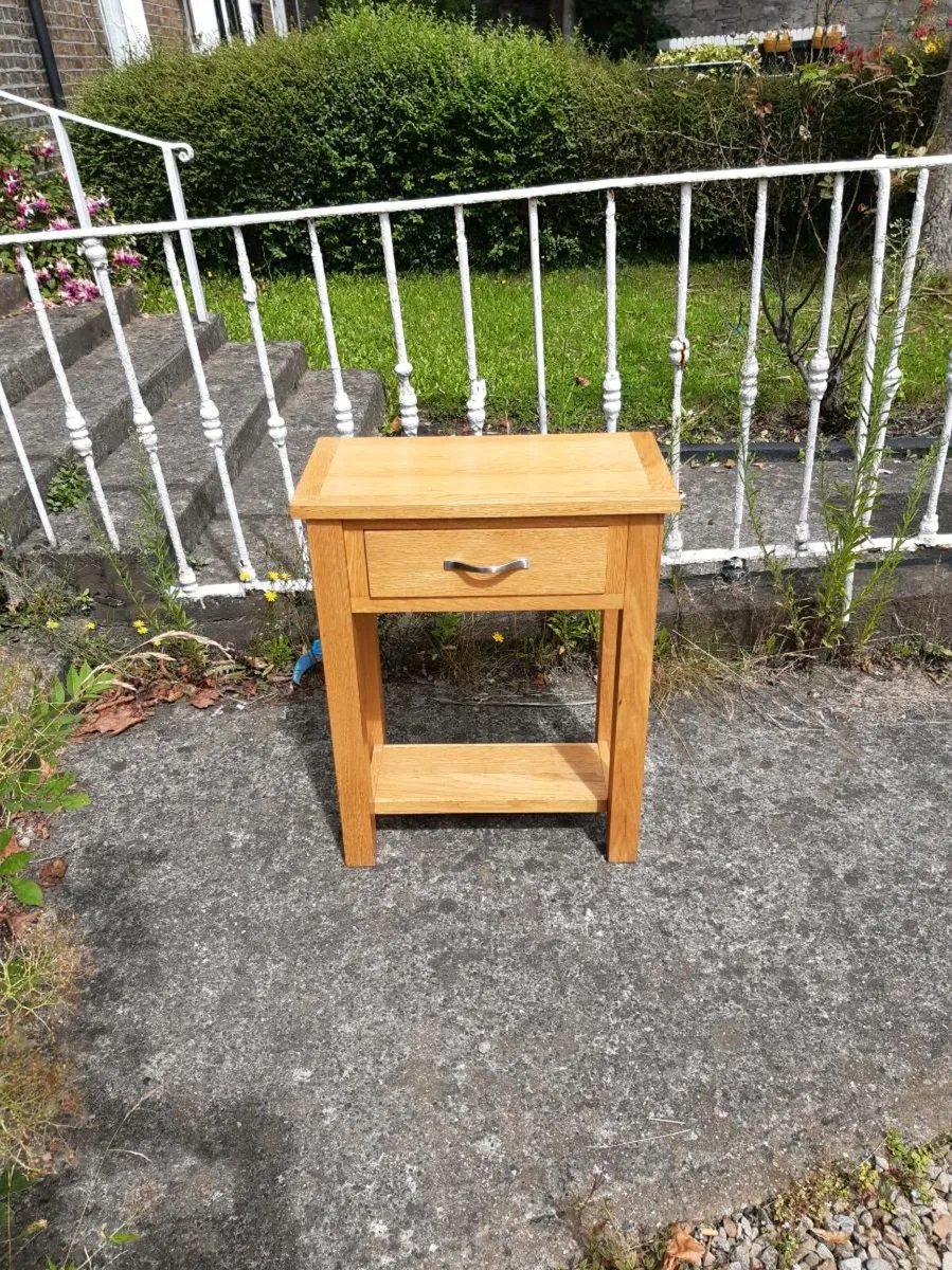 Oak console table in great  condition - Image 1