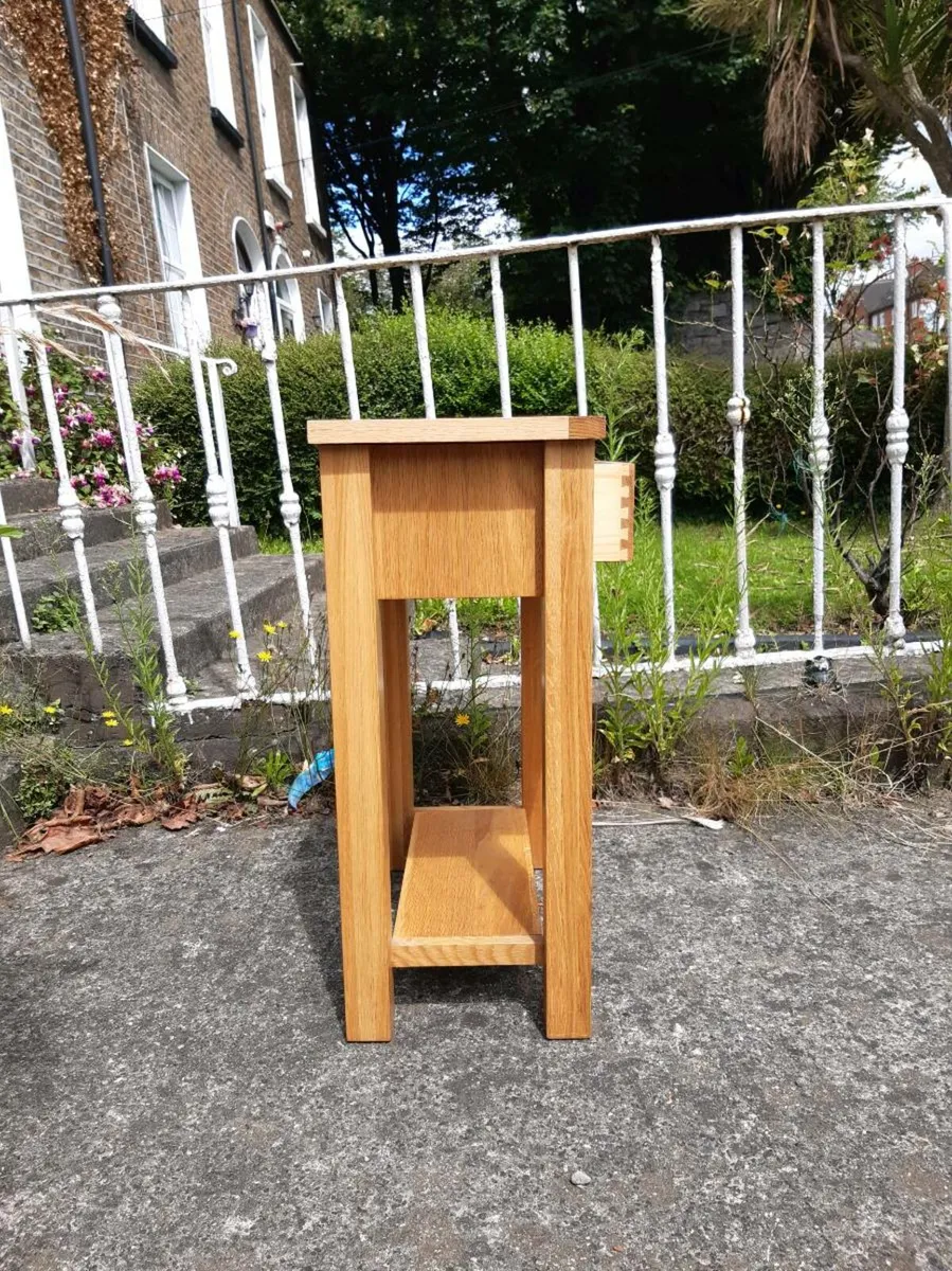 Oak console table in great  condition - Image 2