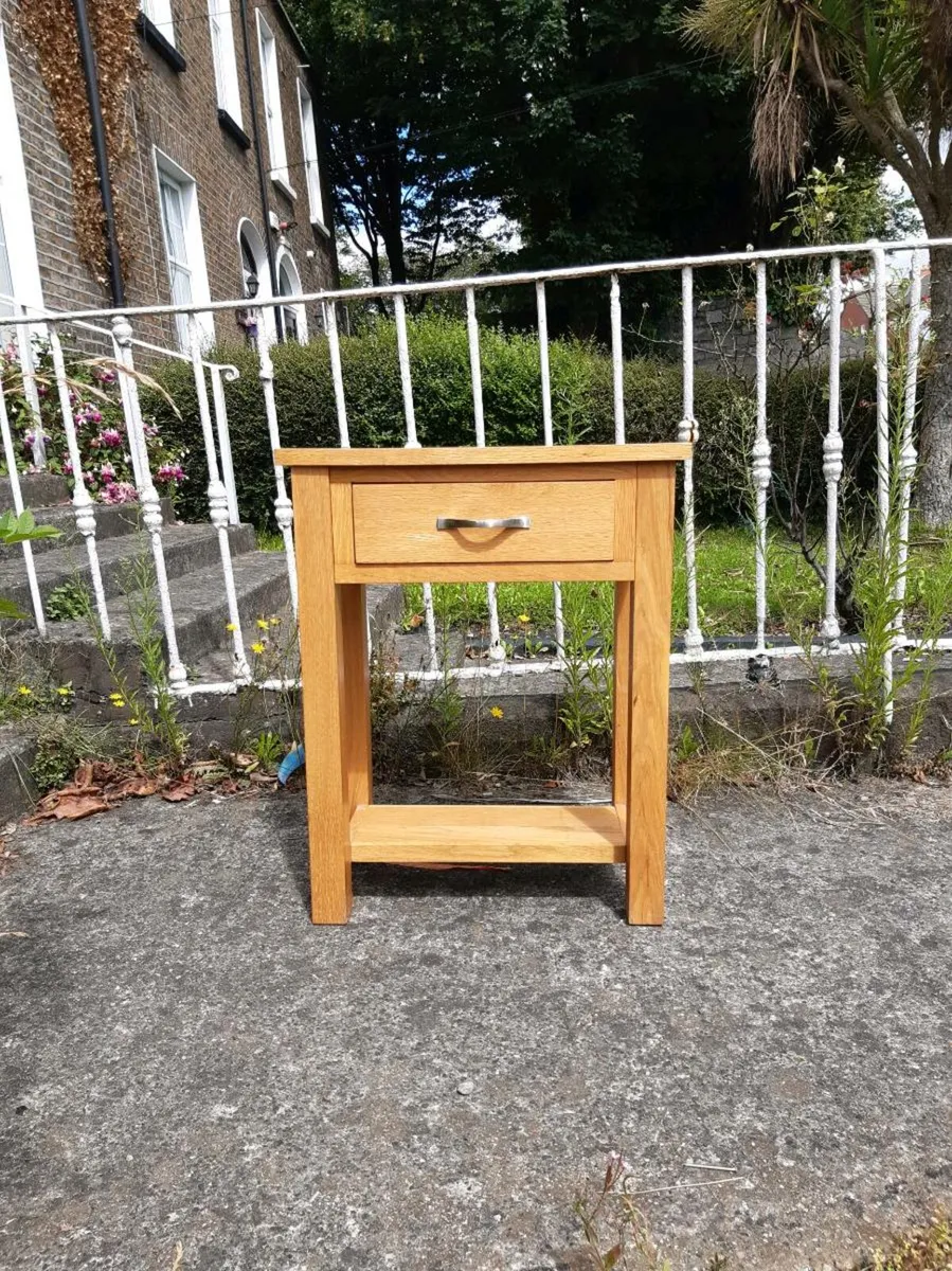Oak console table in great  condition - Image 3