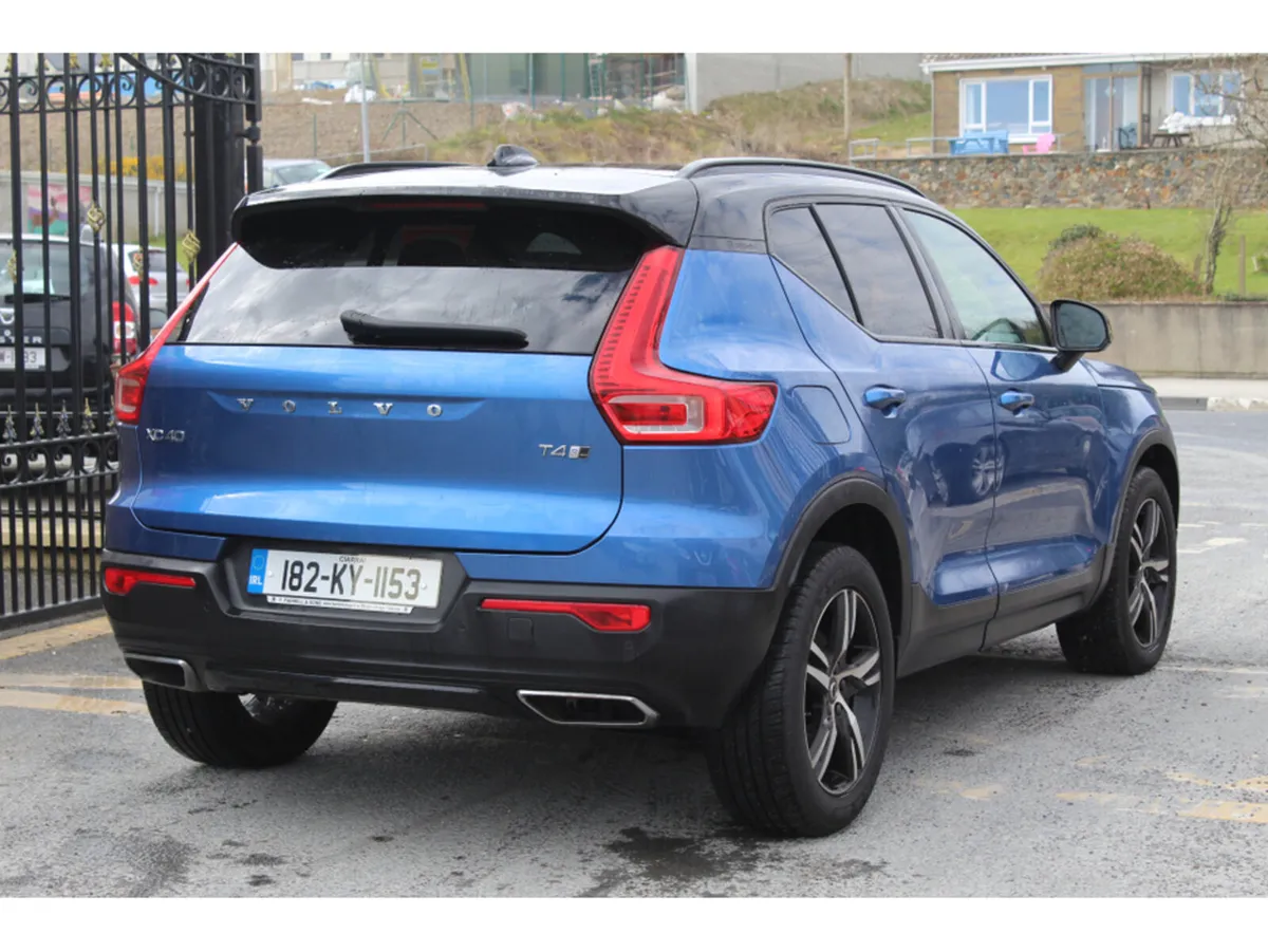 Volvo XC40 2.0 T4 R-DESIGN GEARTRONIC Winter Pack - Image 4