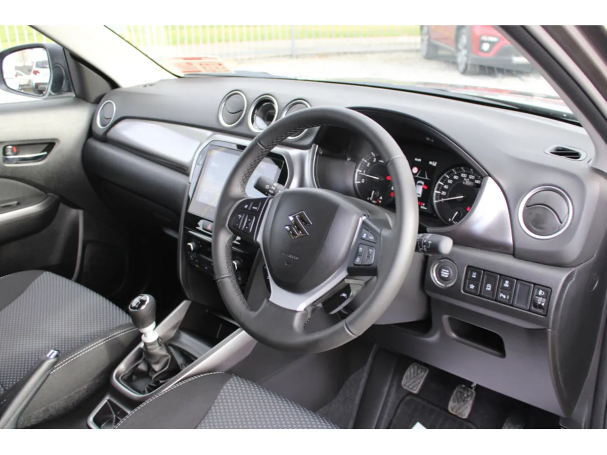 Suzuki Vitara 1.4 B/Jet Hybrid Motion *Facelift* * - Image 4