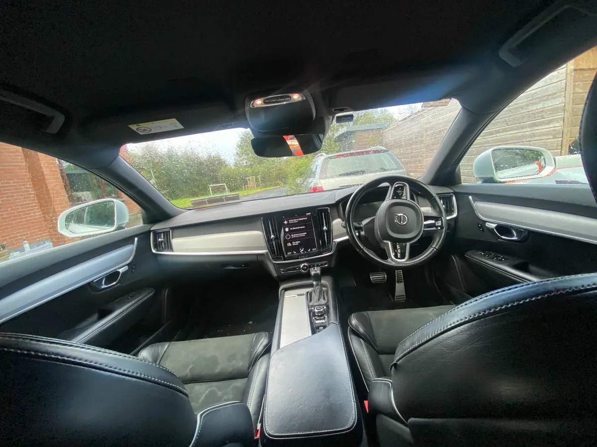 Volvo V90 D5 AWD R Design - Image 4